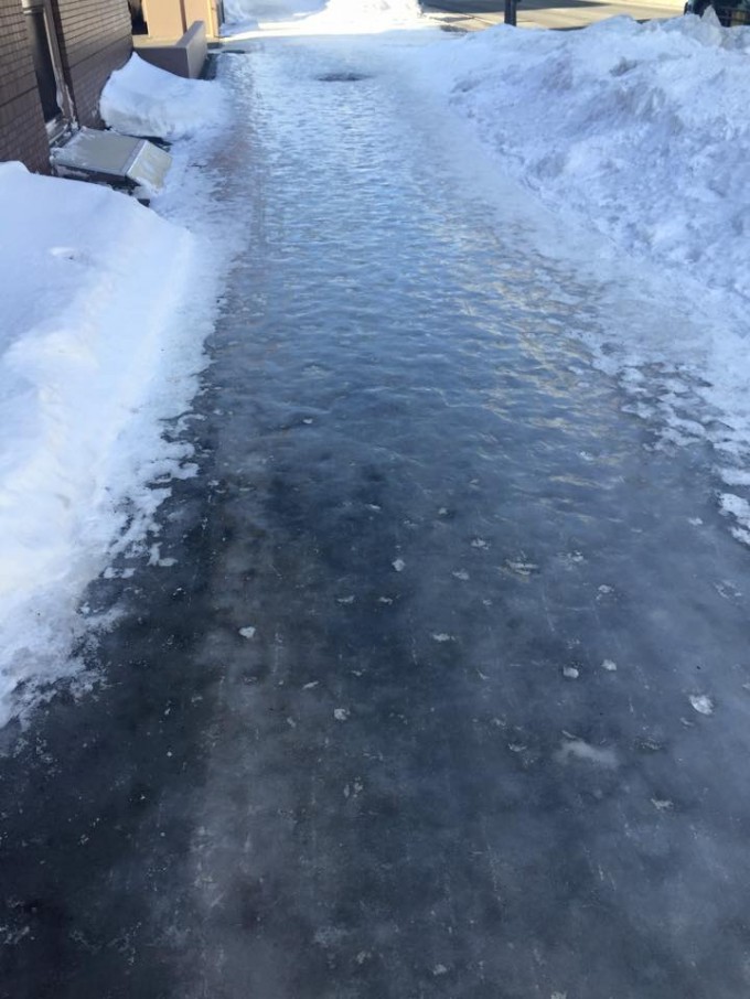 凍結路面